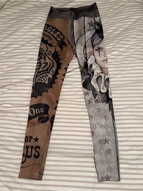 Graphic Print Women's Leggings in Brown and Gray